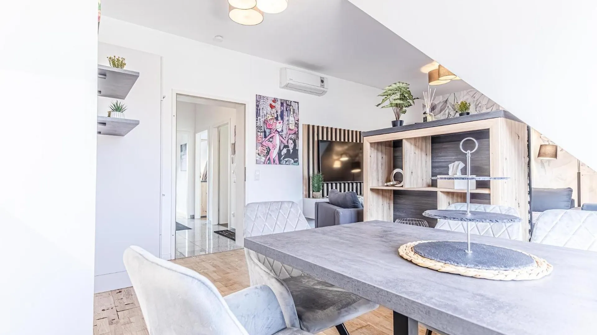Luxury 2Br And 1Lr Apartment With Balcony - 9 Min To Center فيينا