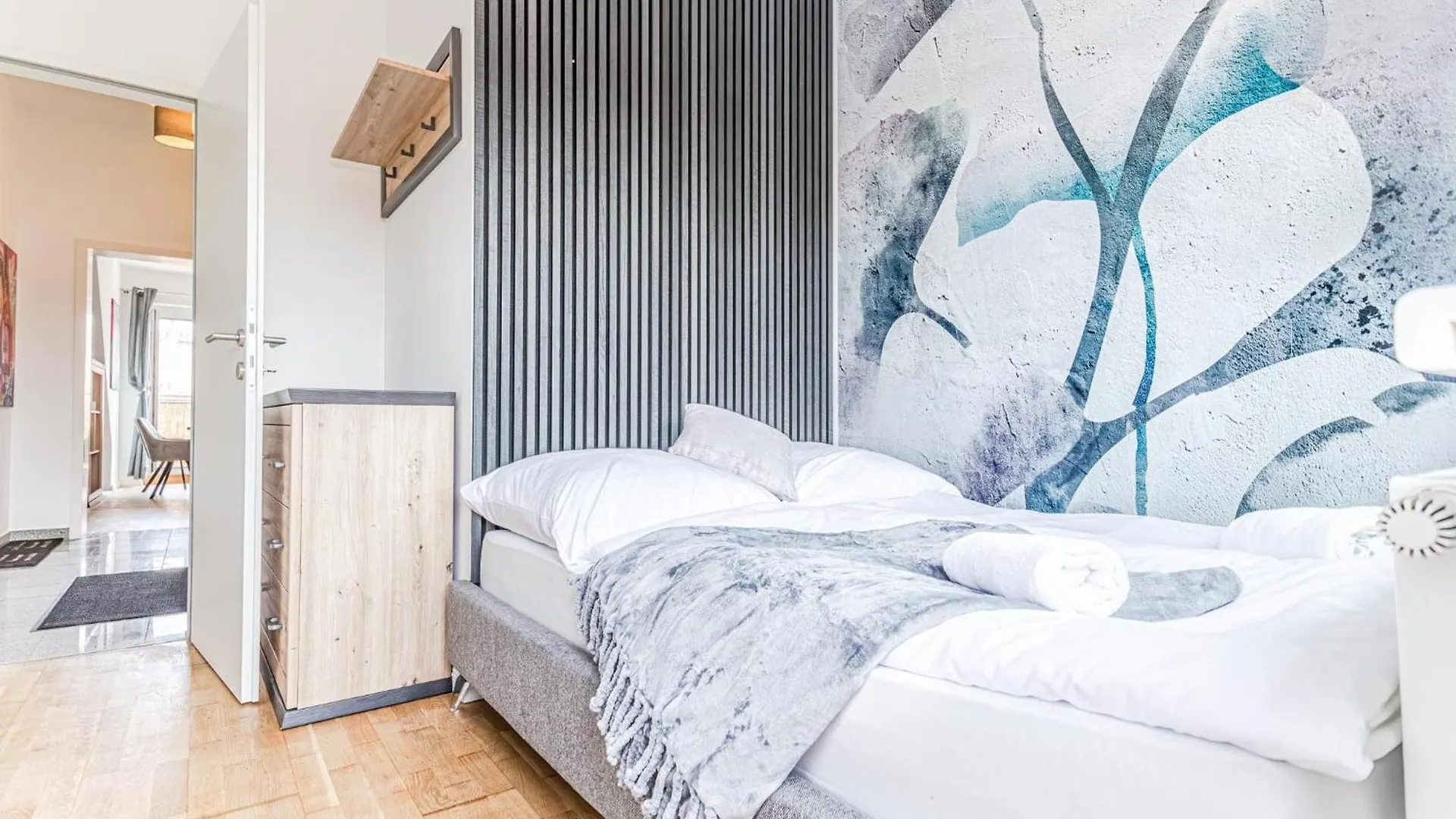 Luxury 2Br And 1Lr Apartment With Balcony - 9 Min To Center فيينا